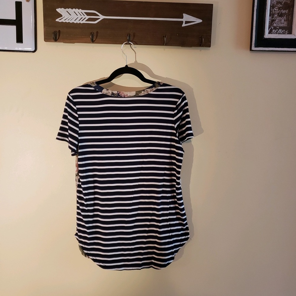 Floral Navy Top - Picture 2 of 2